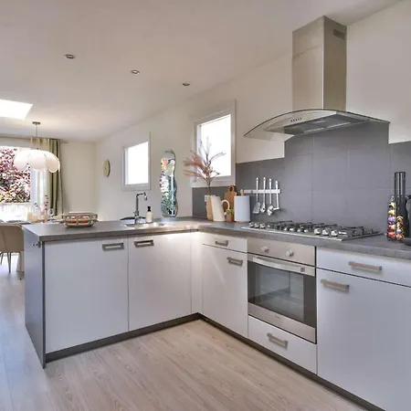 Daire City Apartment Alkmaar *